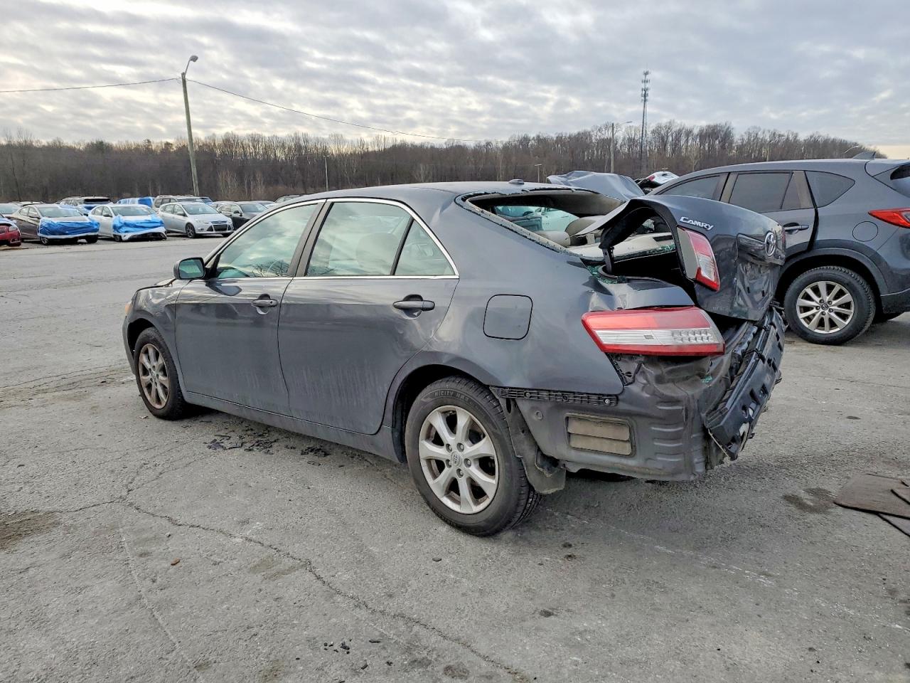 2011 TOYOTA CAMRY BASE photo 2
