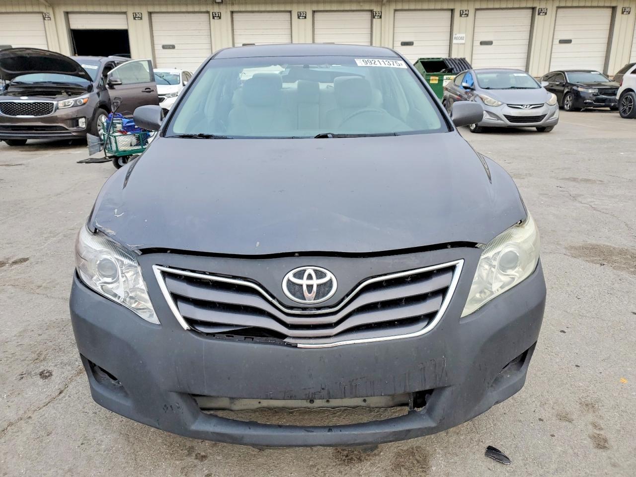 2011 TOYOTA CAMRY BASE photo 5