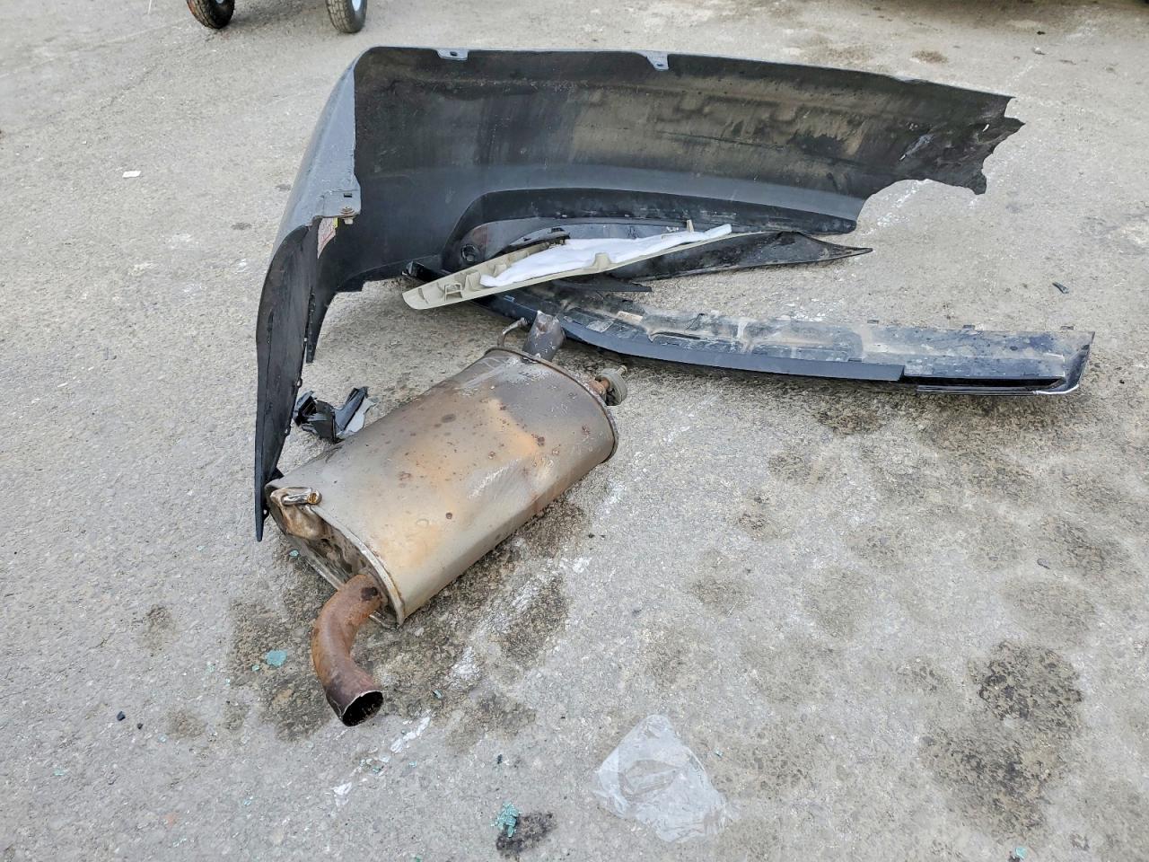 2011 TOYOTA CAMRY BASE photo 12