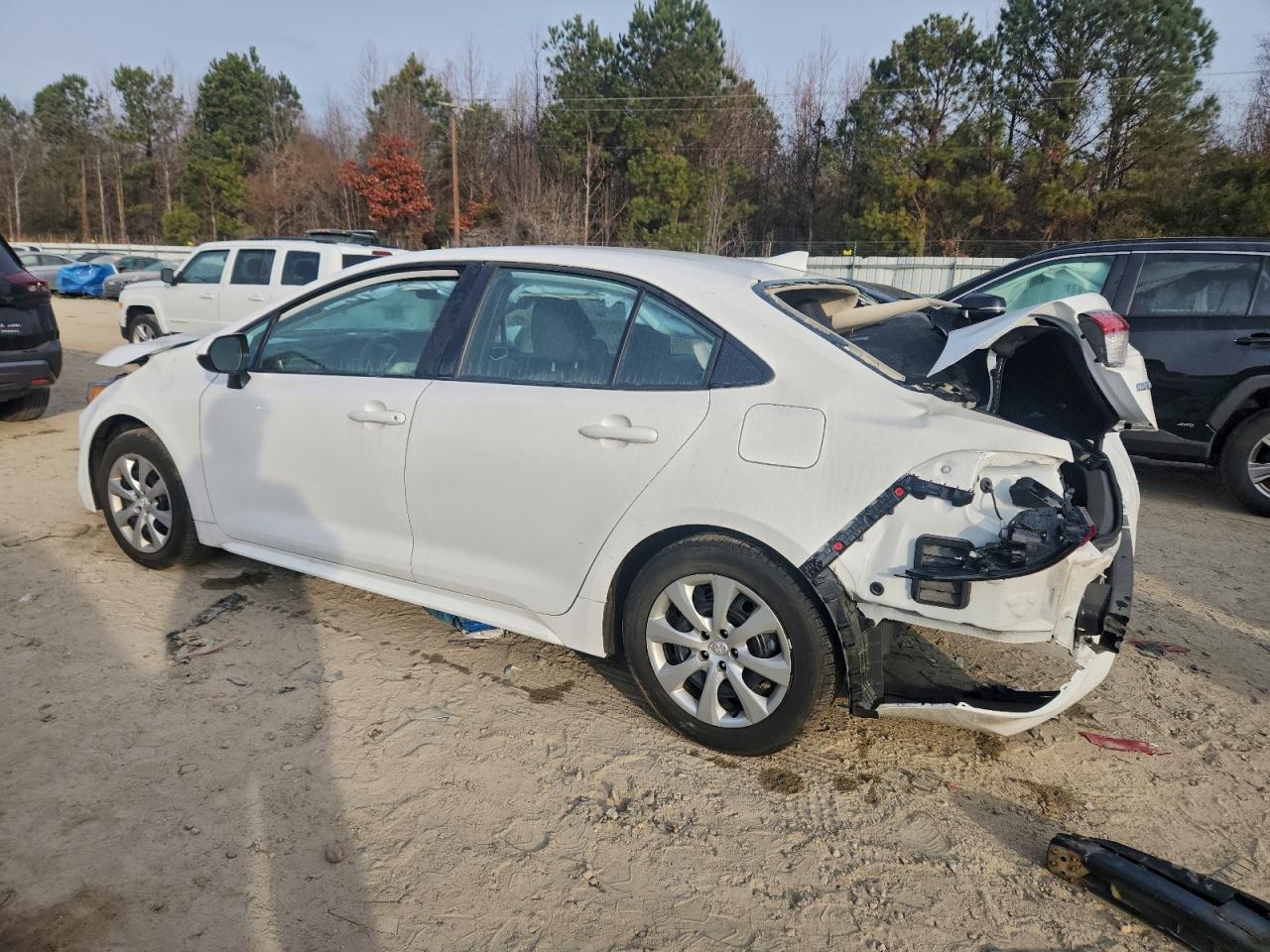 2024 TOYOTA COROLLA LE photo 2