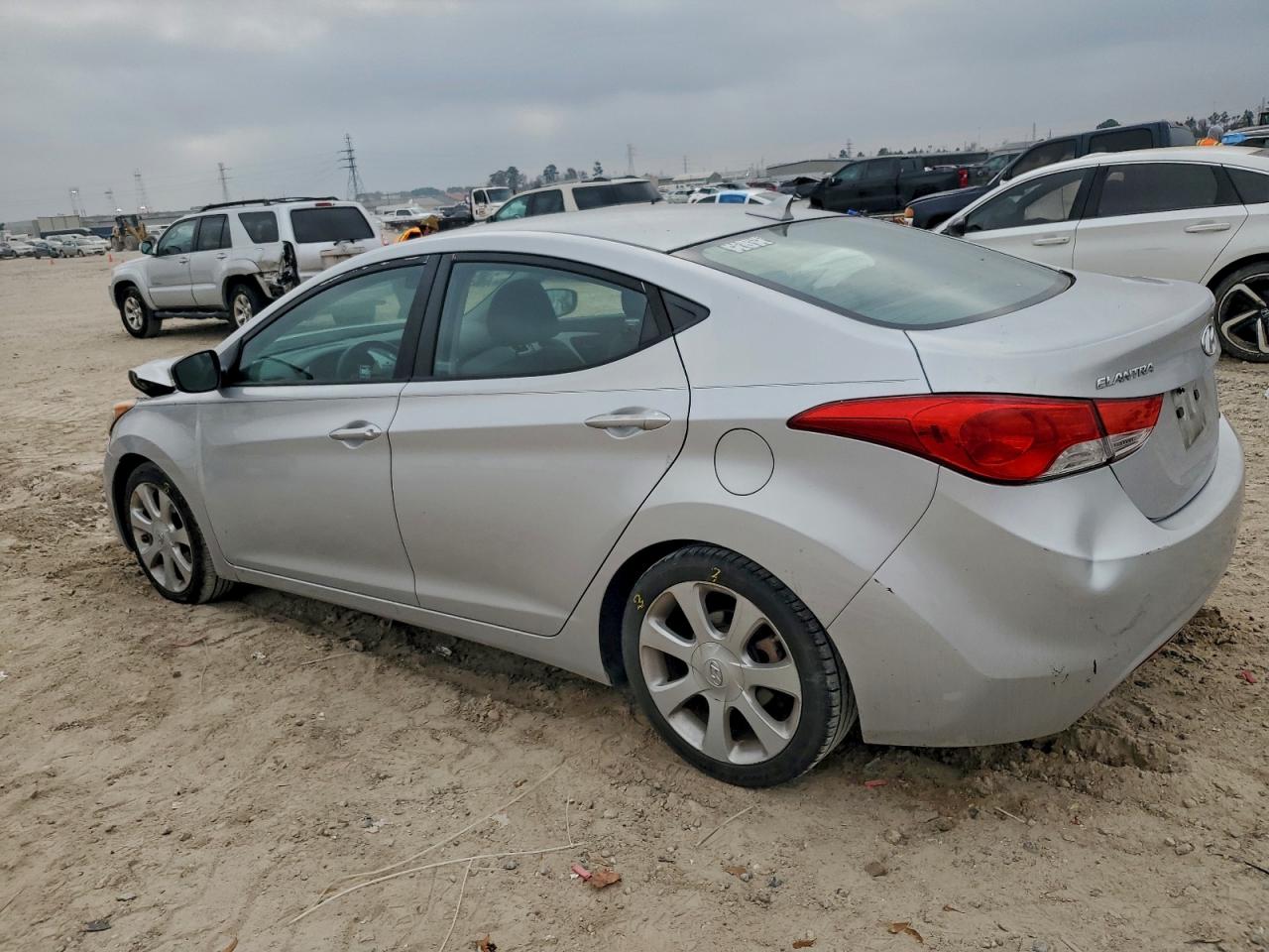 2013 HYUNDAI ELANTRA GLS photo 2