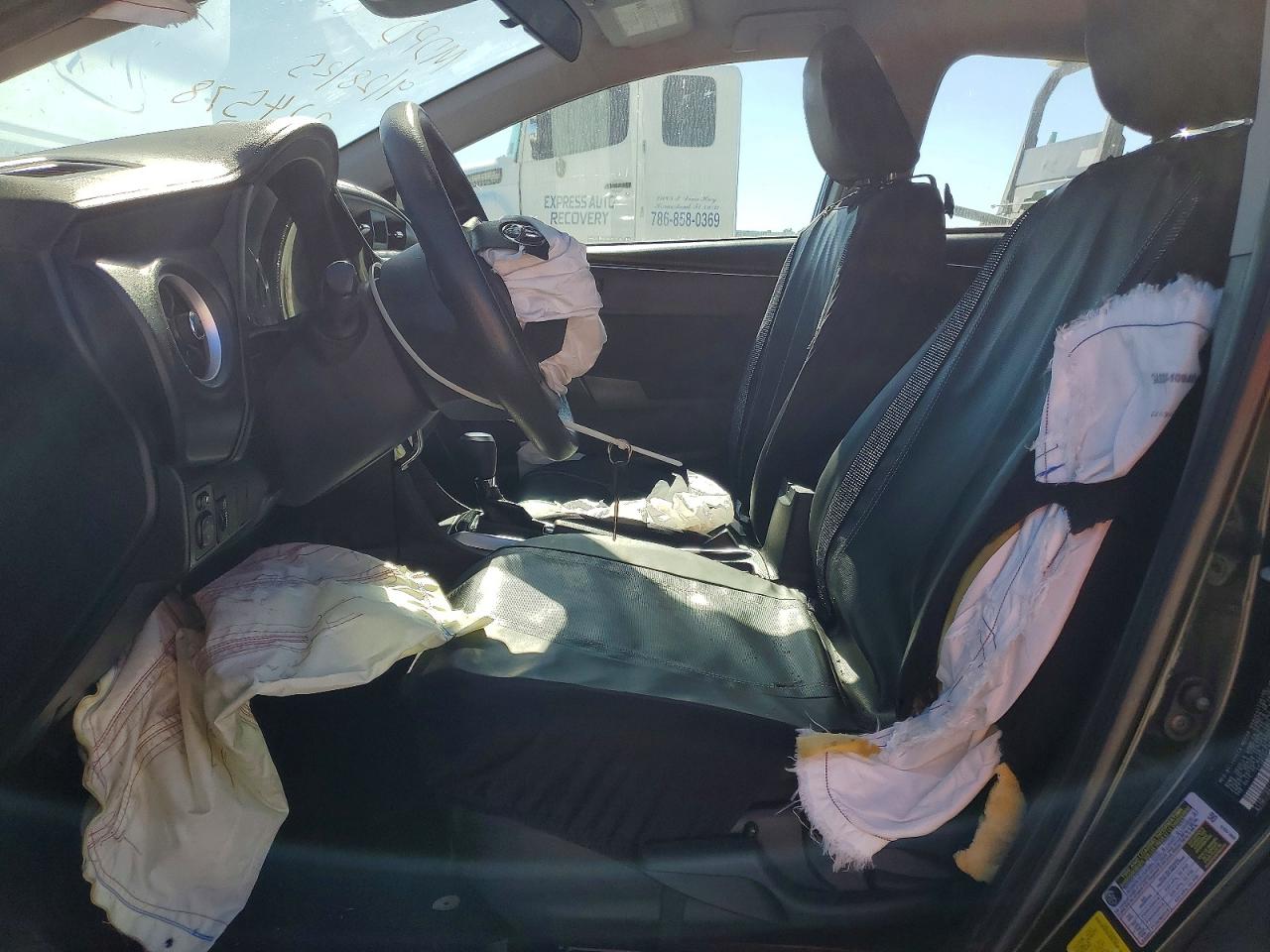 2019 TOYOTA COROLLA L photo 7