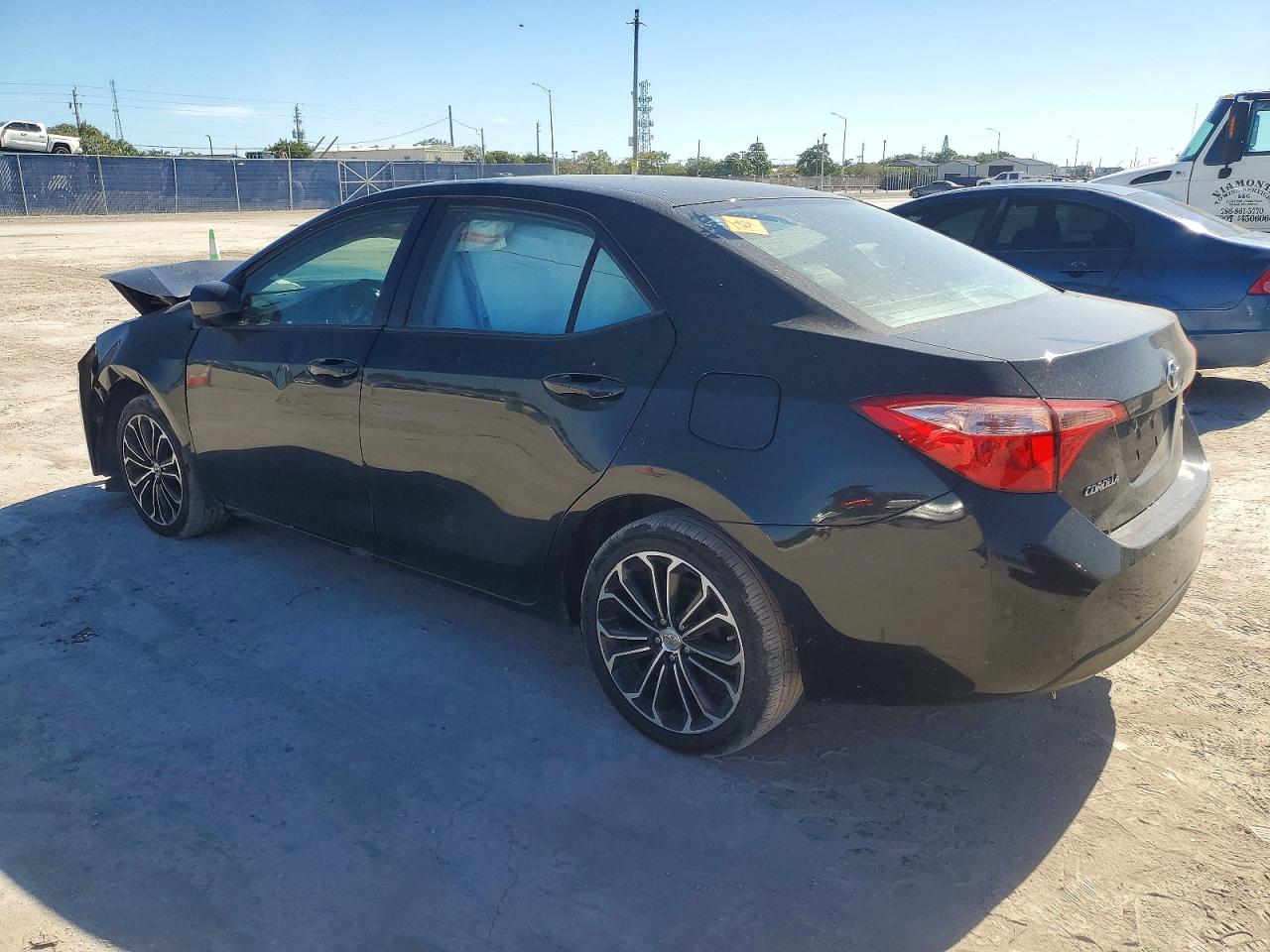 2019 TOYOTA COROLLA L photo 2