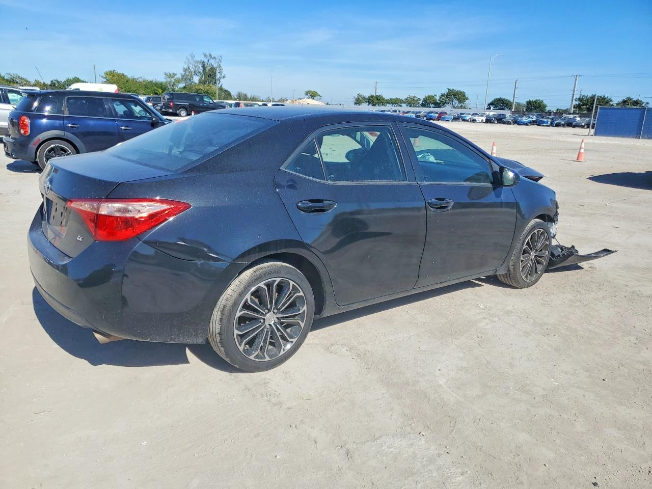 2019 TOYOTA COROLLA L photo 3
