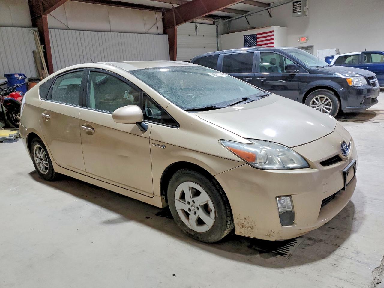 2010 TOYOTA PRIUS photo 4