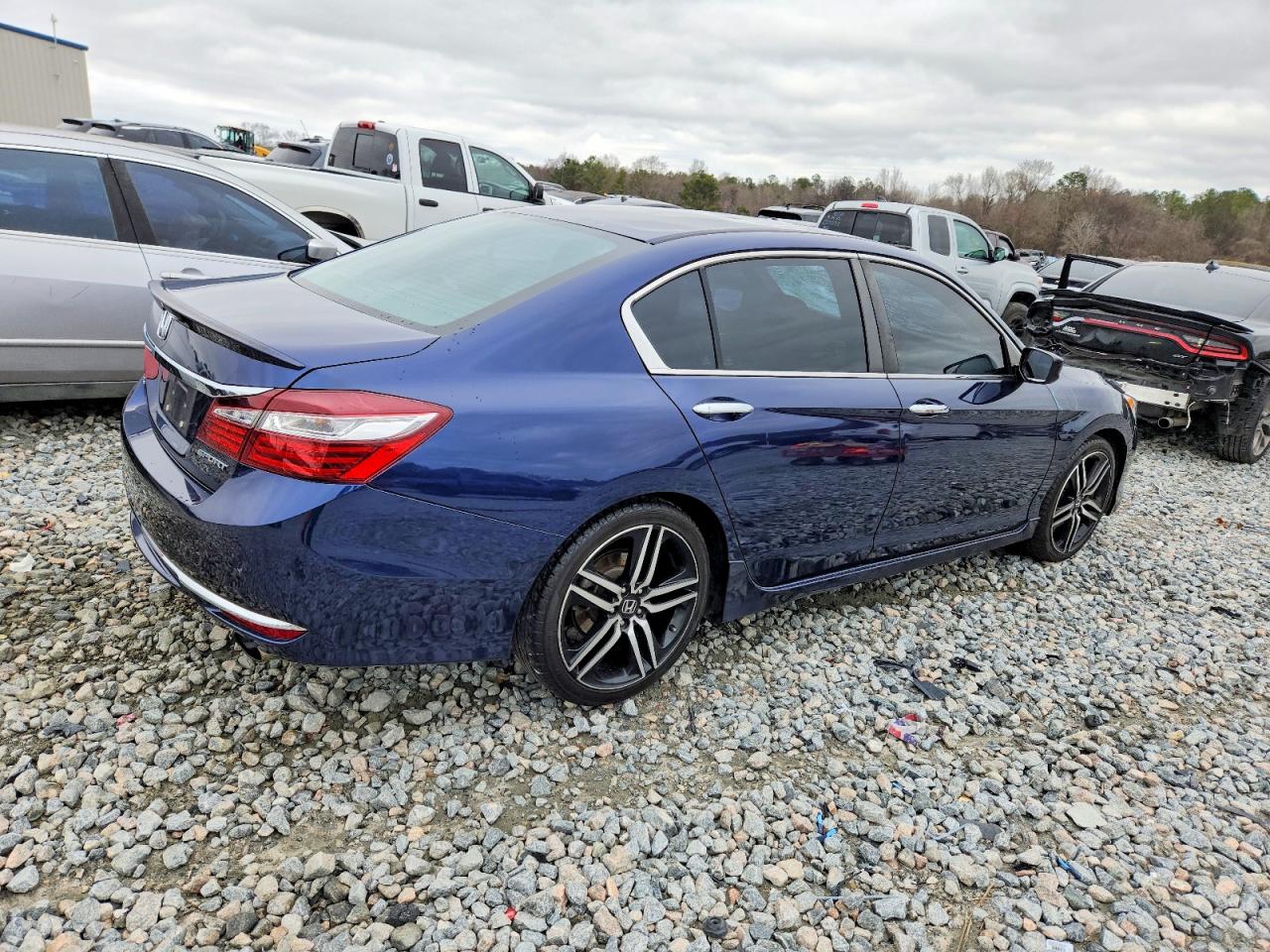 2017 HONDA ACCORD SPORT photo 3