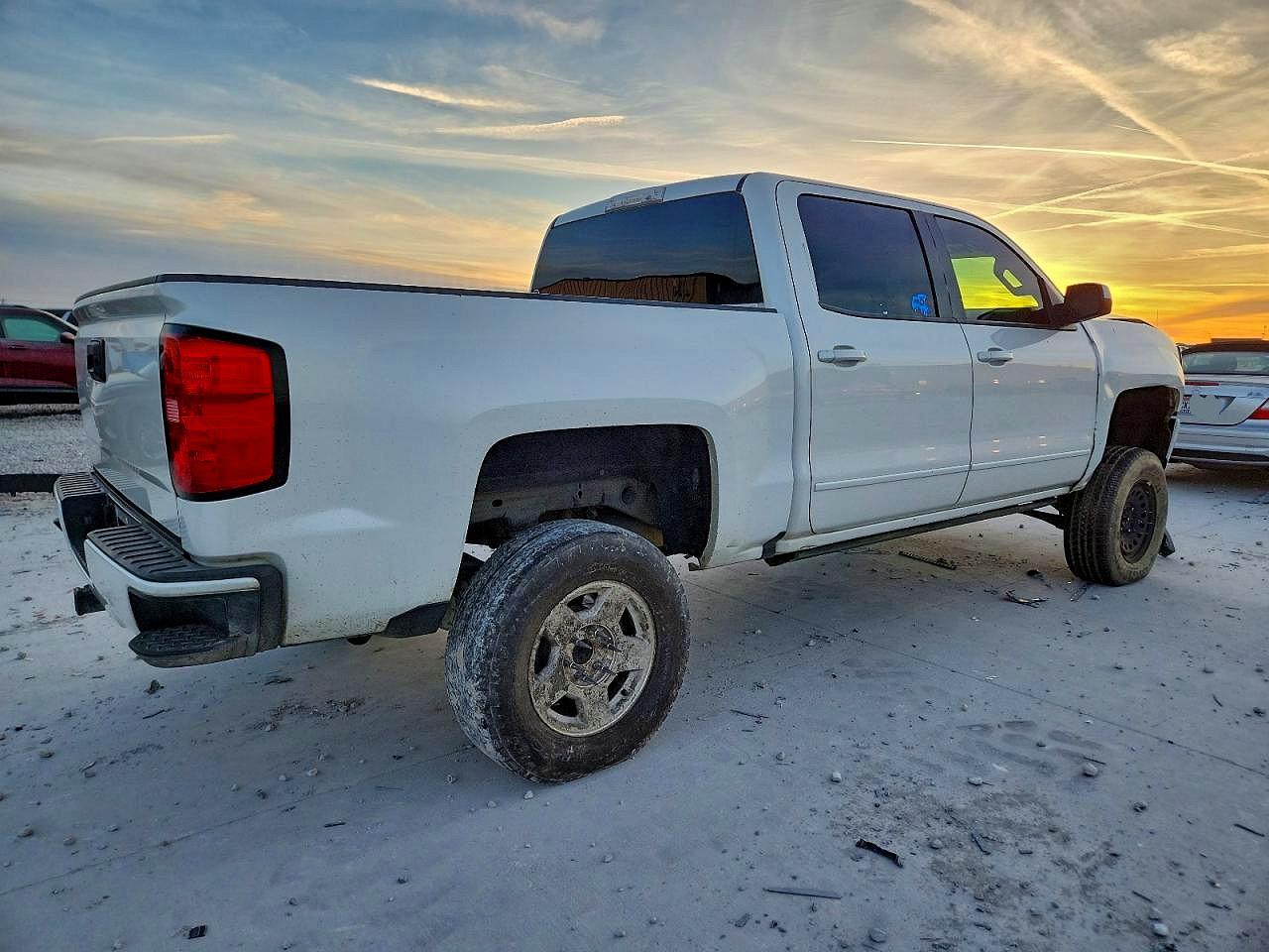 2017 CHEVROLET SILVERADO K1500 LT photo 3