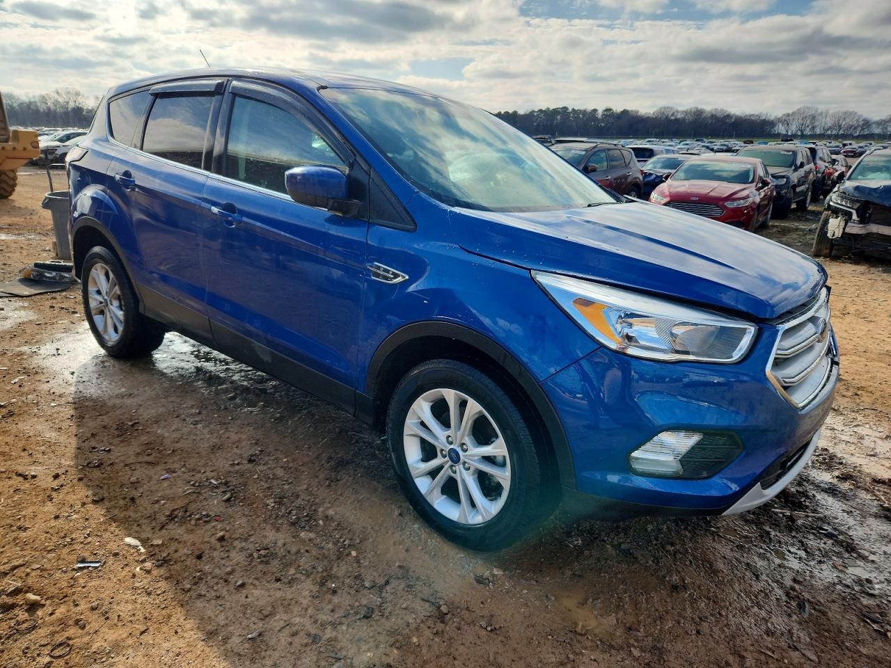2017 FORD ESCAPE SE photo 4