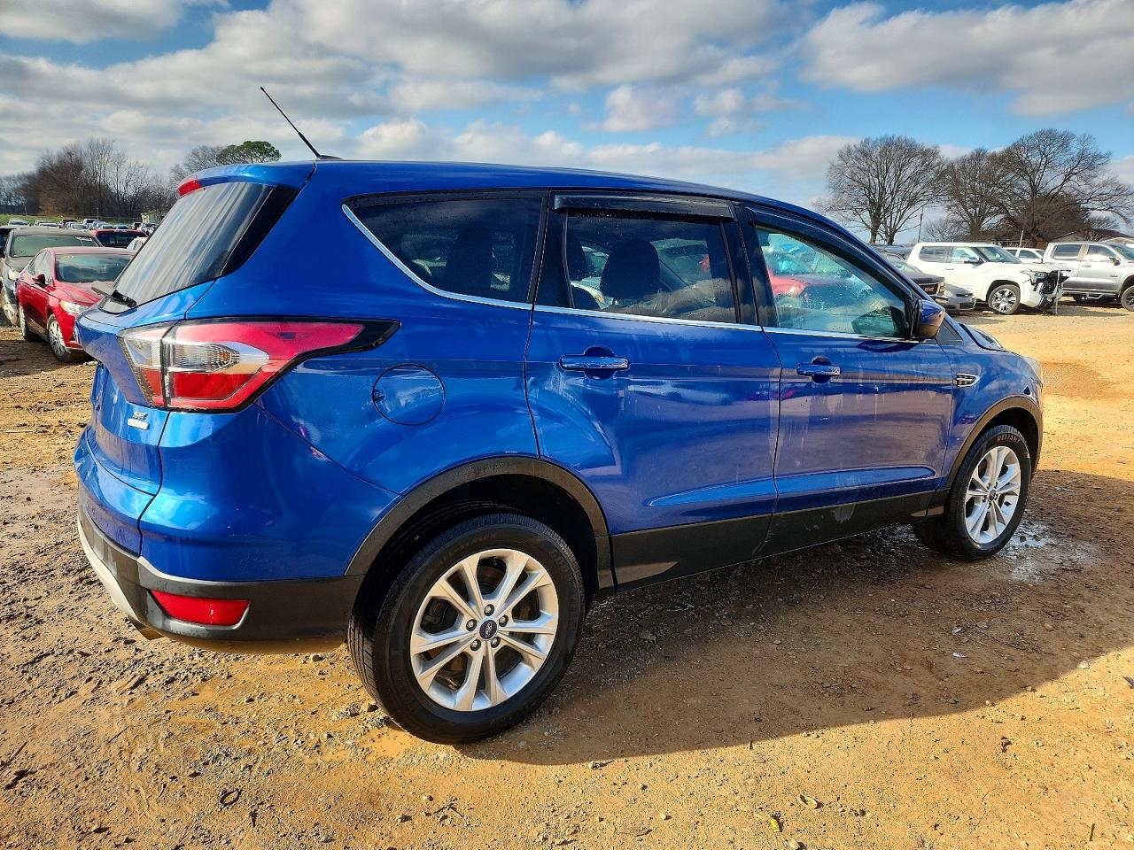 2017 FORD ESCAPE SE photo 3