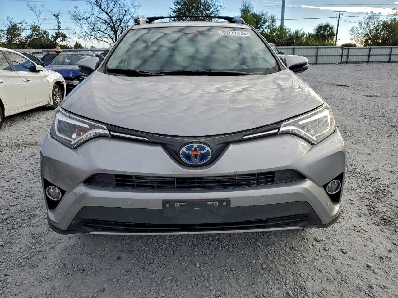 2017 TOYOTA RAV4 HV LIMITED photo 5