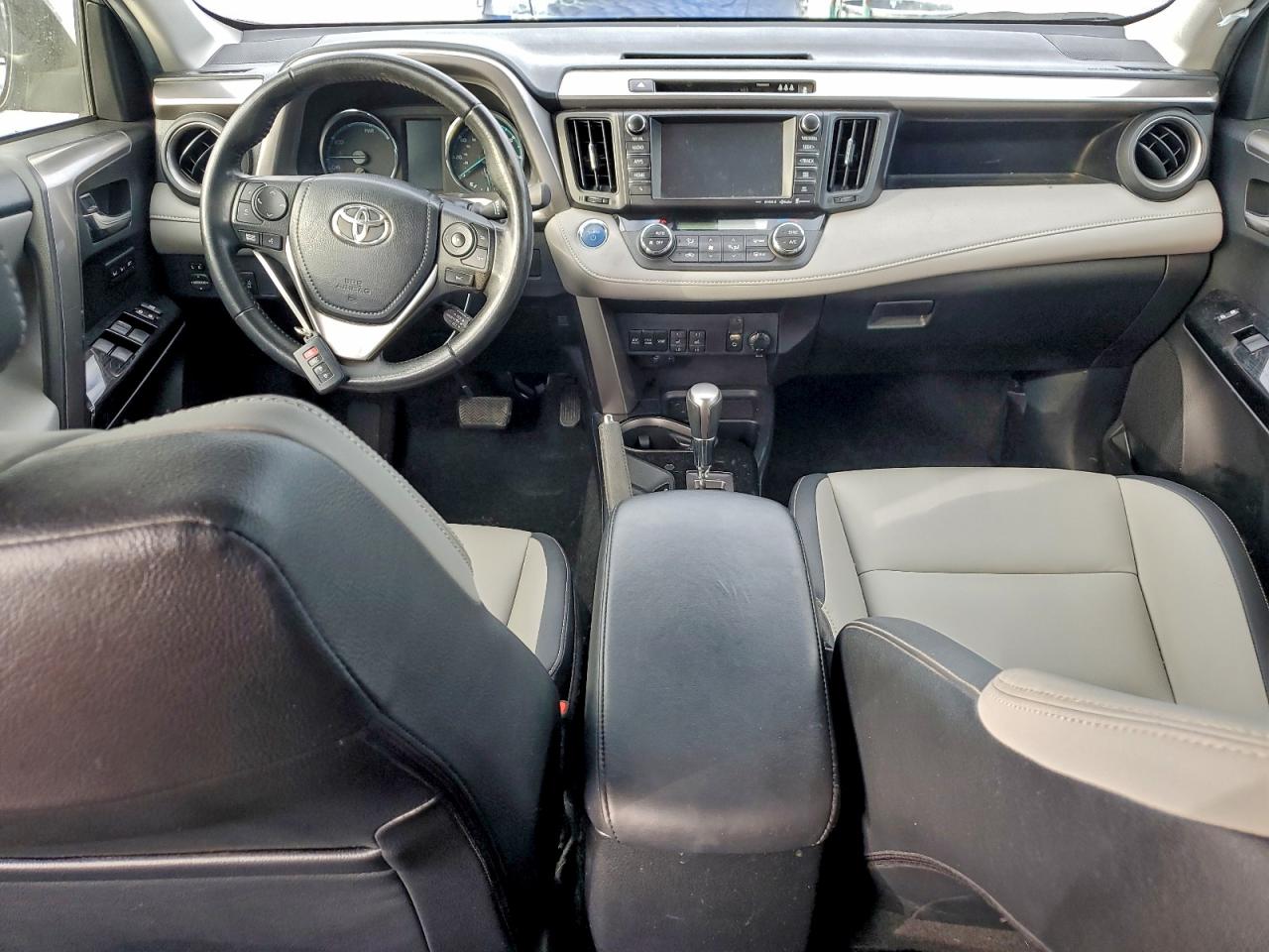 2017 TOYOTA RAV4 HV LIMITED photo 8