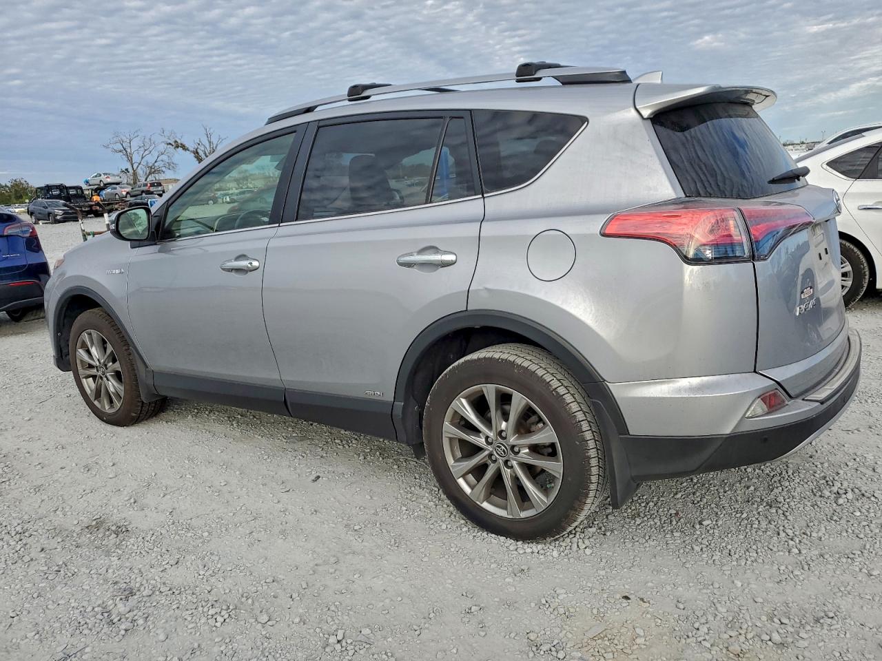 2017 TOYOTA RAV4 HV LIMITED photo 2