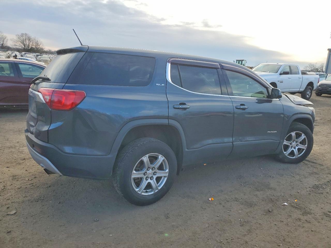 2019 GMC ACADIA SLE photo 3
