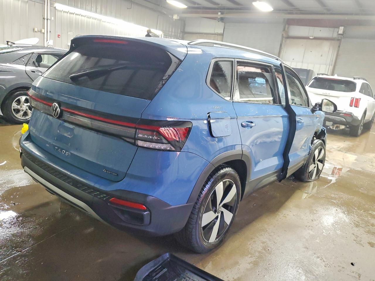 2025 VOLKSWAGEN TAOS S photo 3