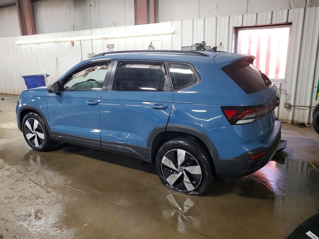 2025 VOLKSWAGEN TAOS S photo 2