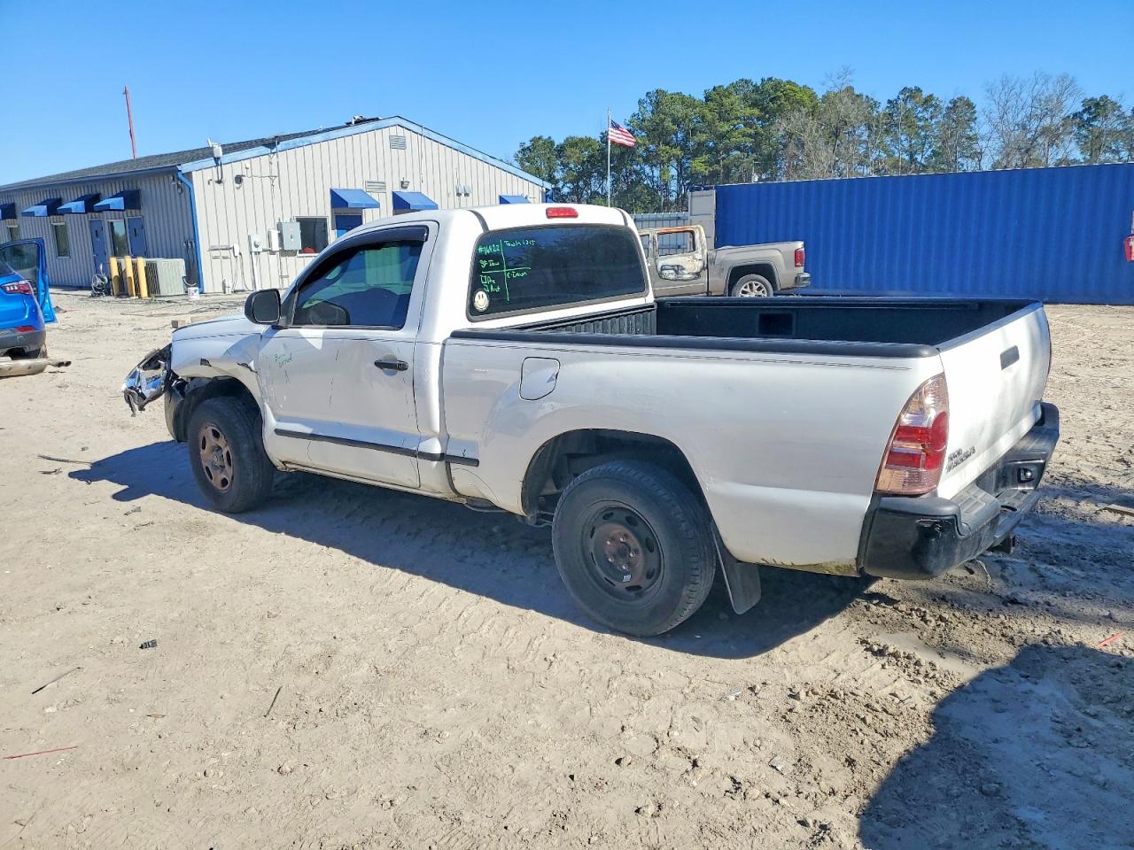 2012 TOYOTA TACOMA photo 2