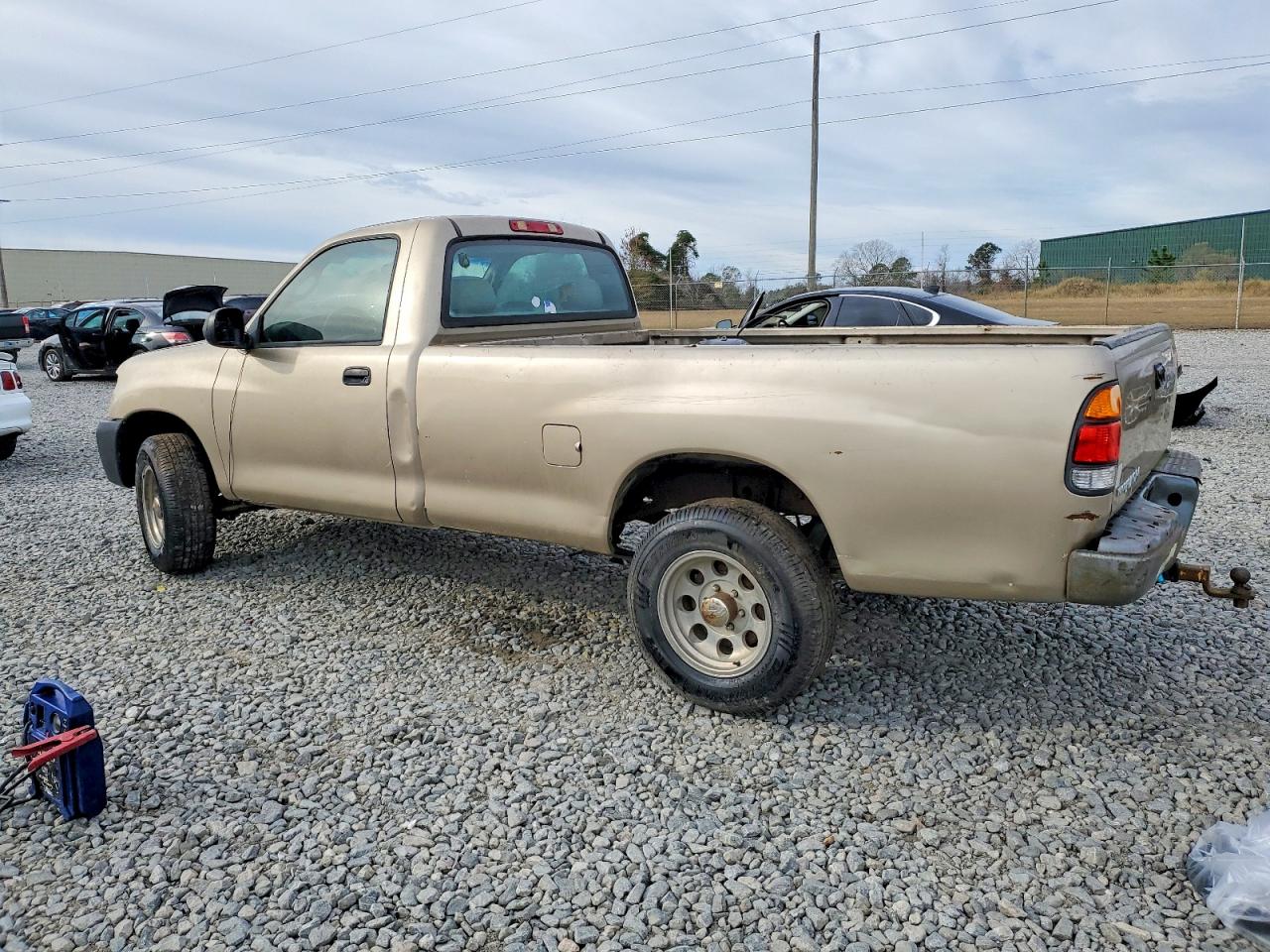 2004 TOYOTA TUNDRA BASE photo 2