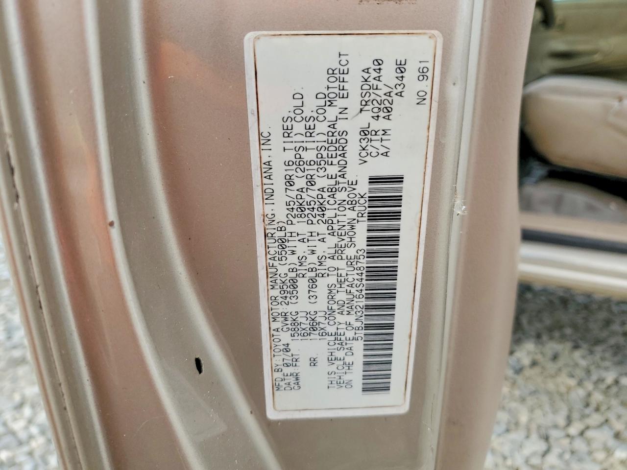2004 TOYOTA TUNDRA BASE photo 13
