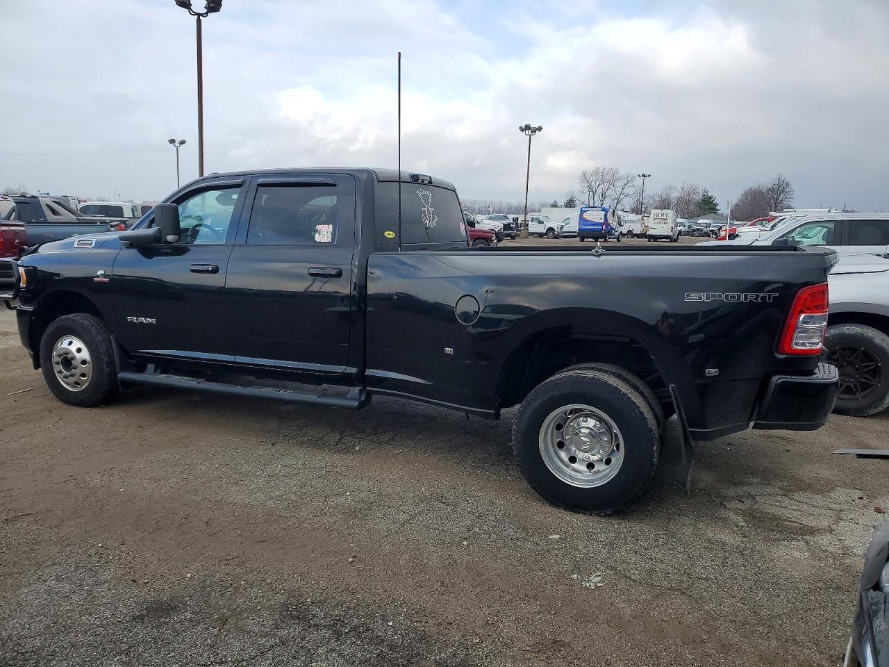 2021 RAM 3500 BIG HORN photo 2