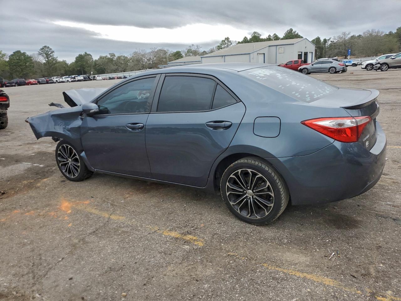 2015 TOYOTA COROLLA L photo 2