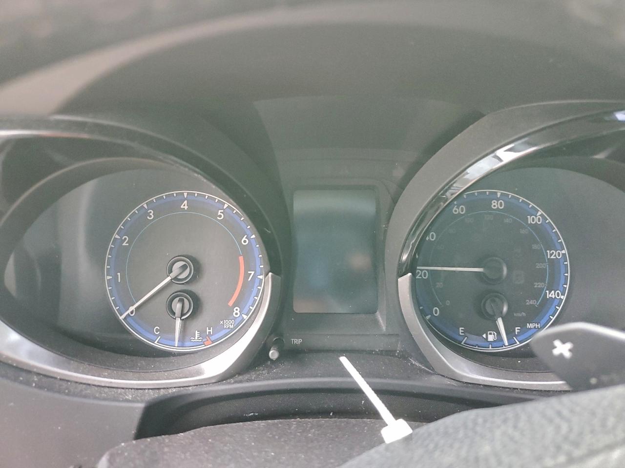 2015 TOYOTA COROLLA L photo 9
