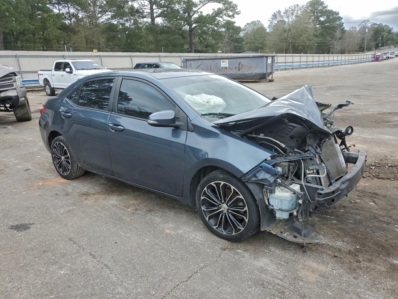 2015 TOYOTA COROLLA L photo 4
