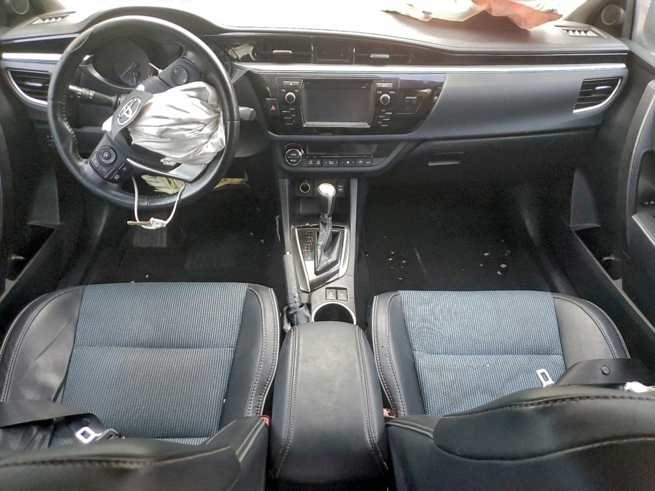 2015 TOYOTA COROLLA L photo 8