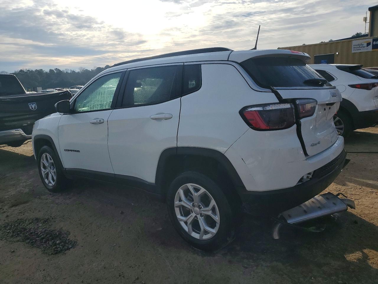 2024 JEEP COMPASS LATITUDE photo 2