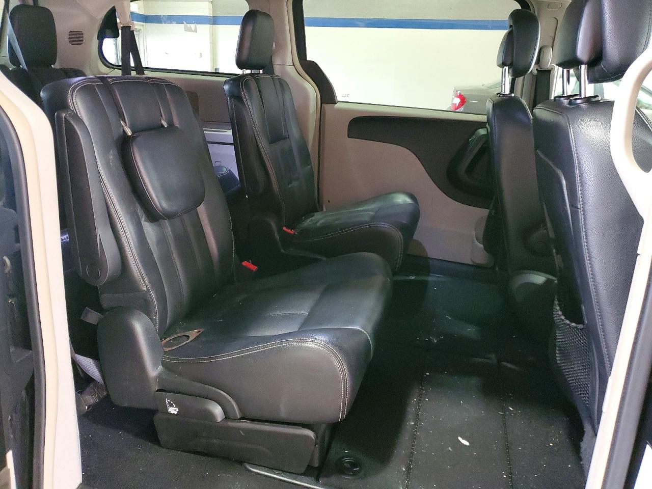 2012 CHRYSLER TOWN & COUNTRY TOURING photo 11