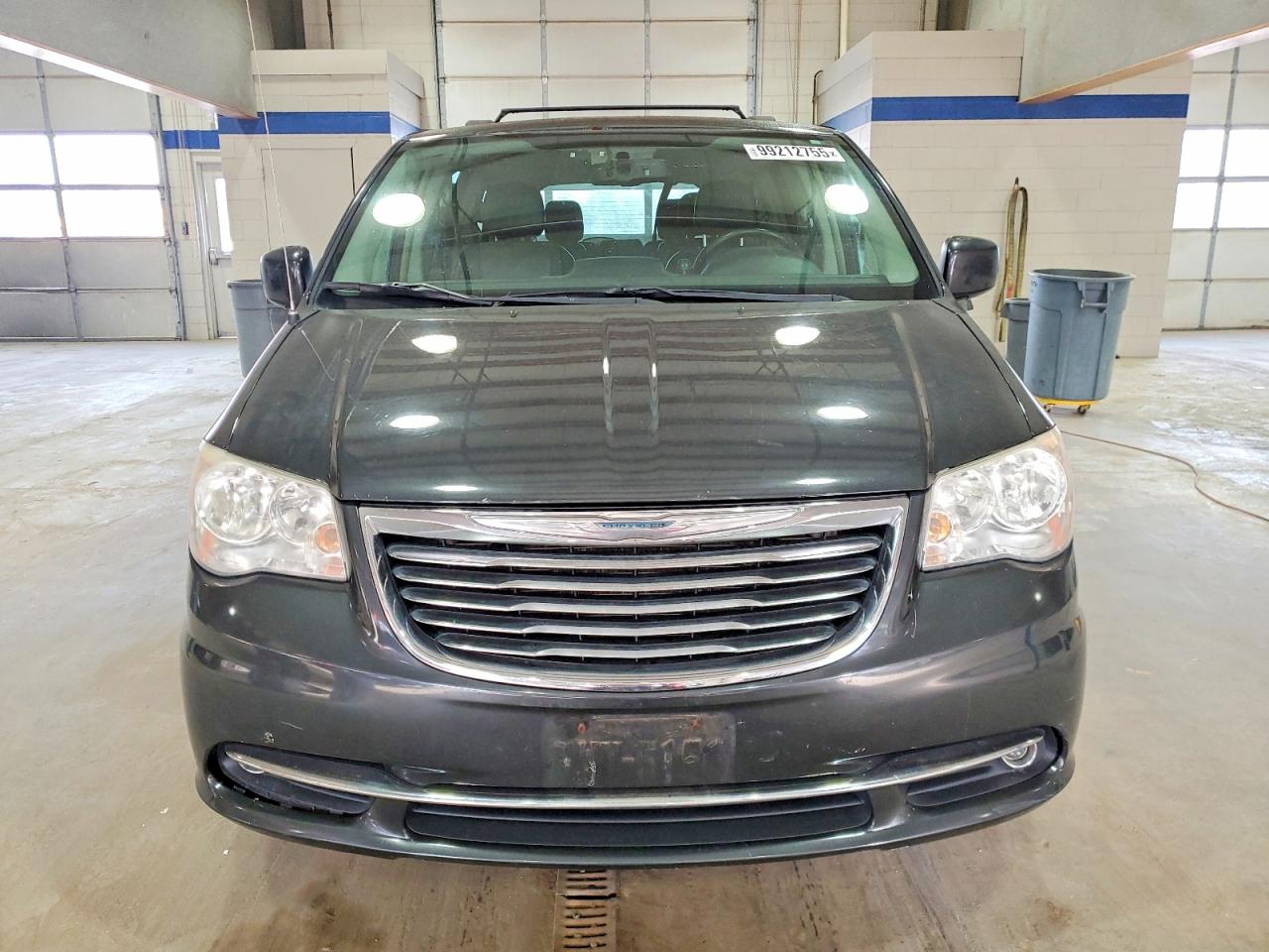 2012 CHRYSLER TOWN & COUNTRY TOURING photo 5