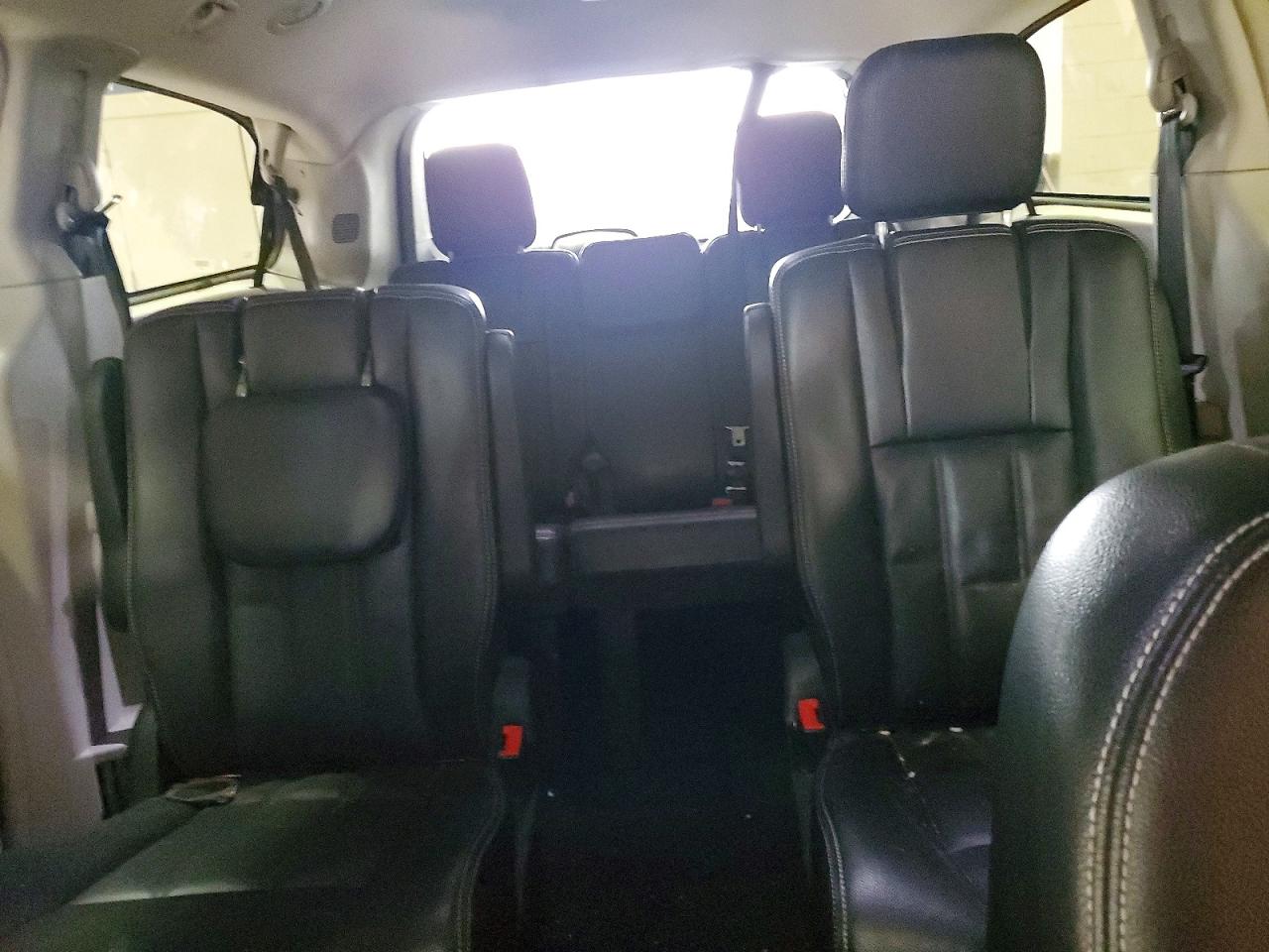 2012 CHRYSLER TOWN & COUNTRY TOURING photo 10