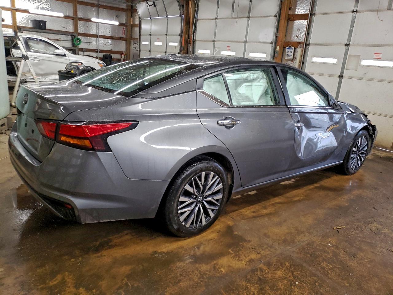 2025 NISSAN ALTIMA SV photo 3