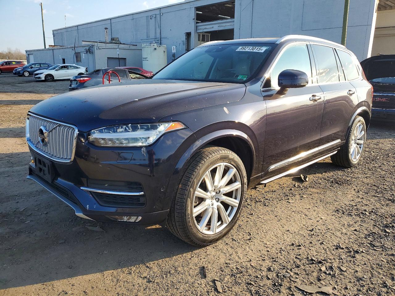 2017 VOLVO XC90