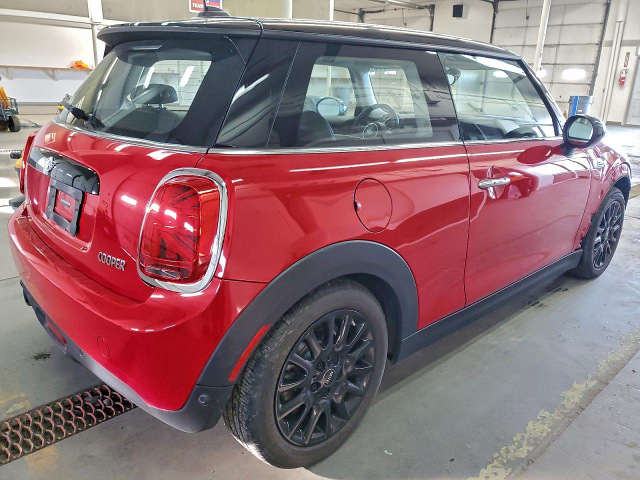 2019 MINI COOPER photo 3