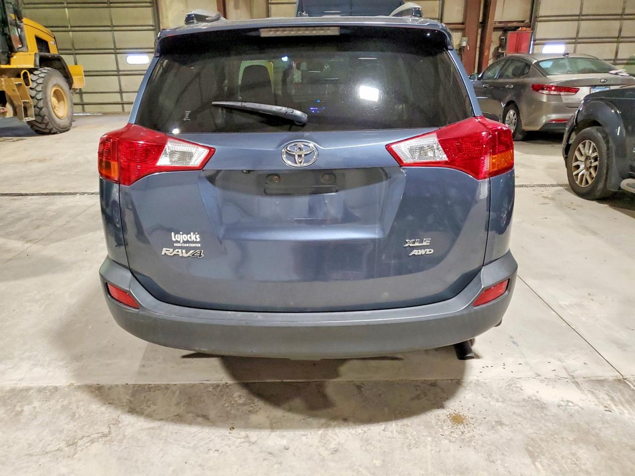 2013 TOYOTA RAV4 XLE photo 6