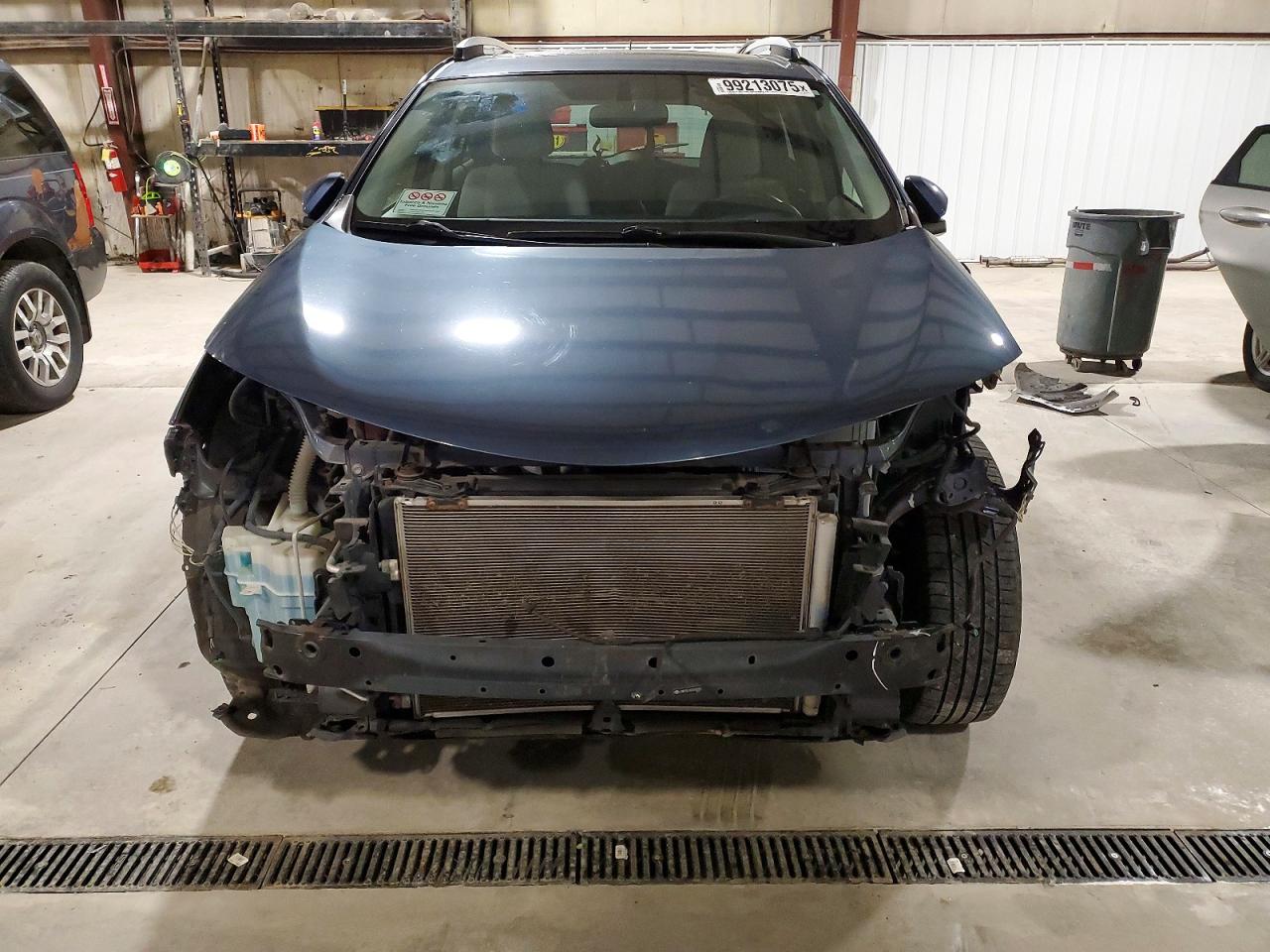 2013 TOYOTA RAV4 XLE photo 5