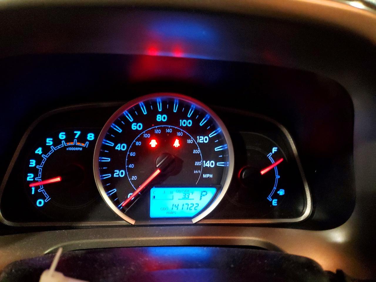 2013 TOYOTA RAV4 XLE photo 9