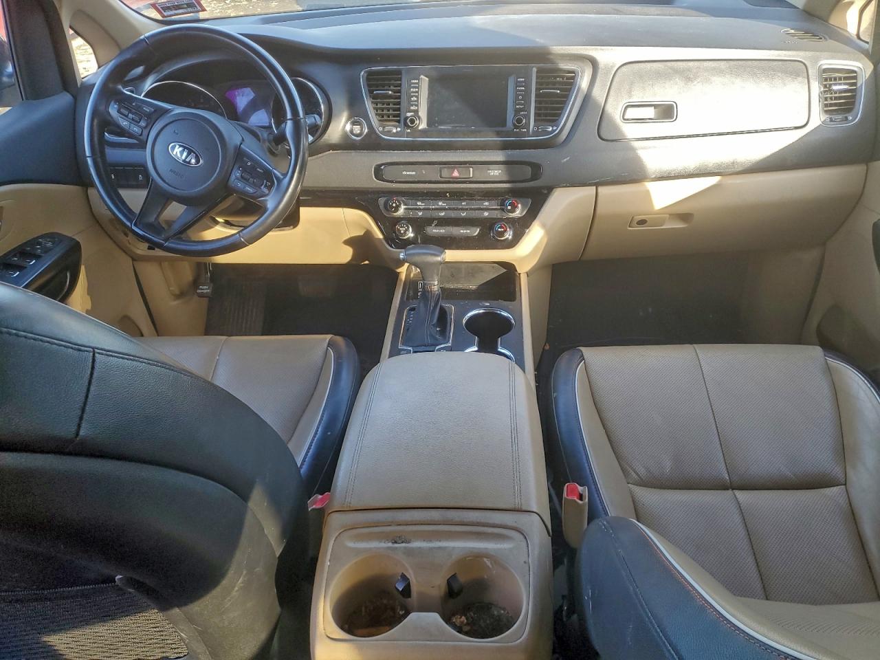 2019 KIA SEDONA LX photo 8