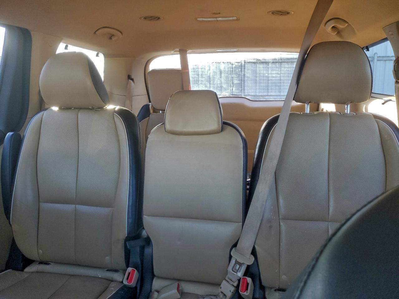 2019 KIA SEDONA LX photo 10