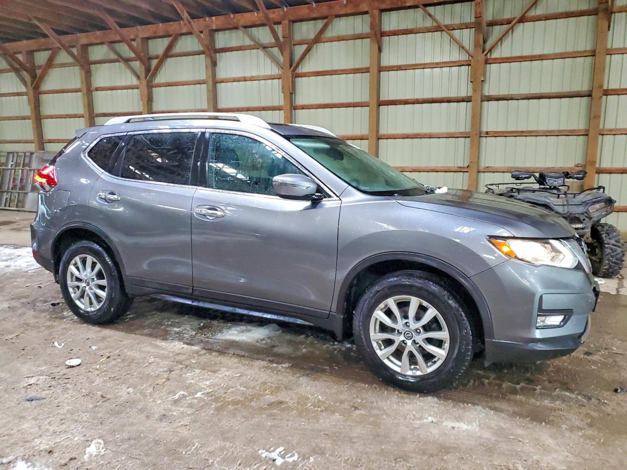 2017 NISSAN ROGUE SV photo 4