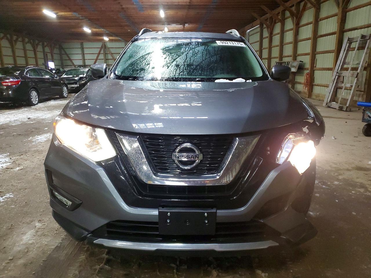 2017 NISSAN ROGUE SV photo 5