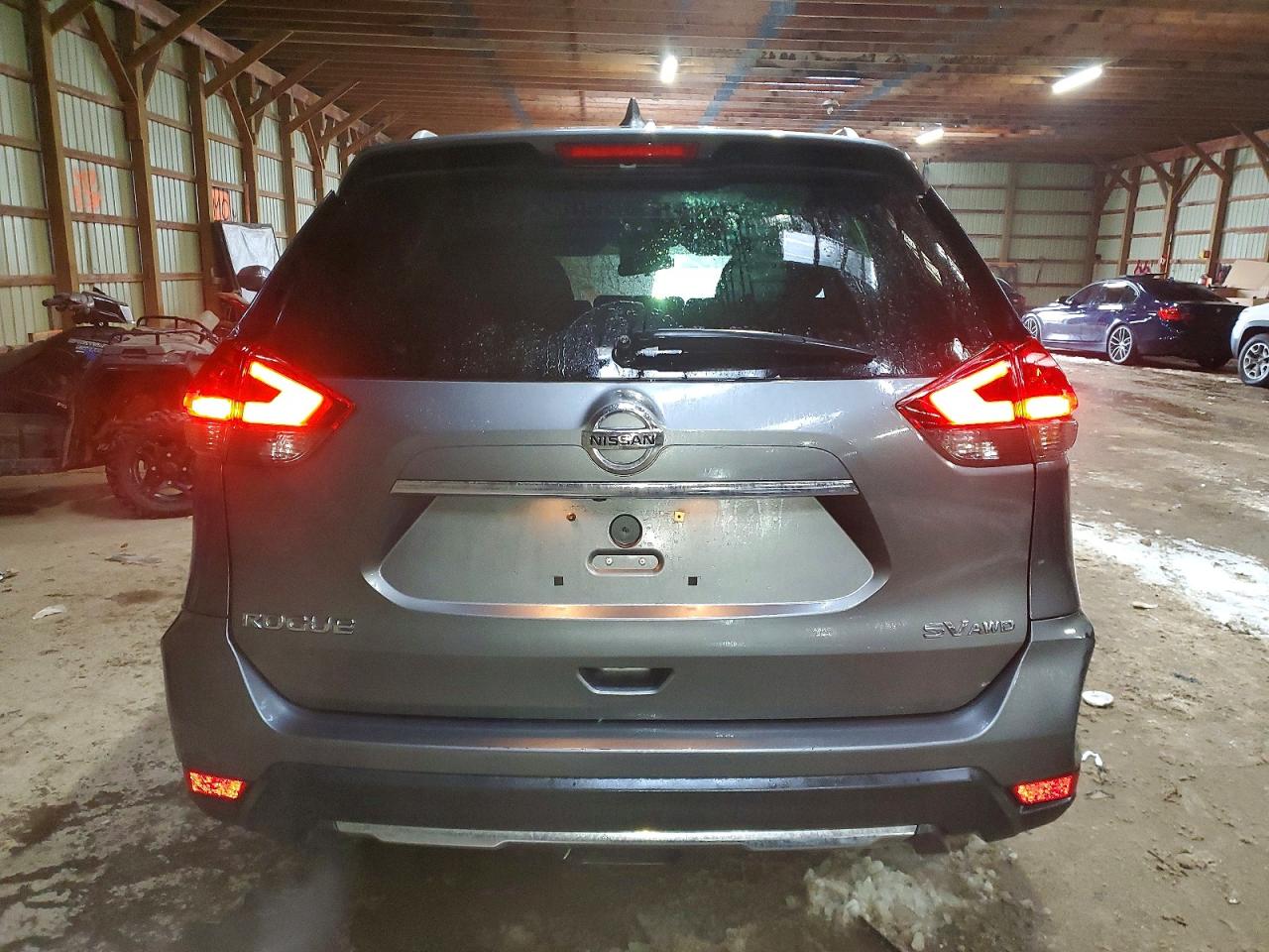 2017 NISSAN ROGUE SV photo 6