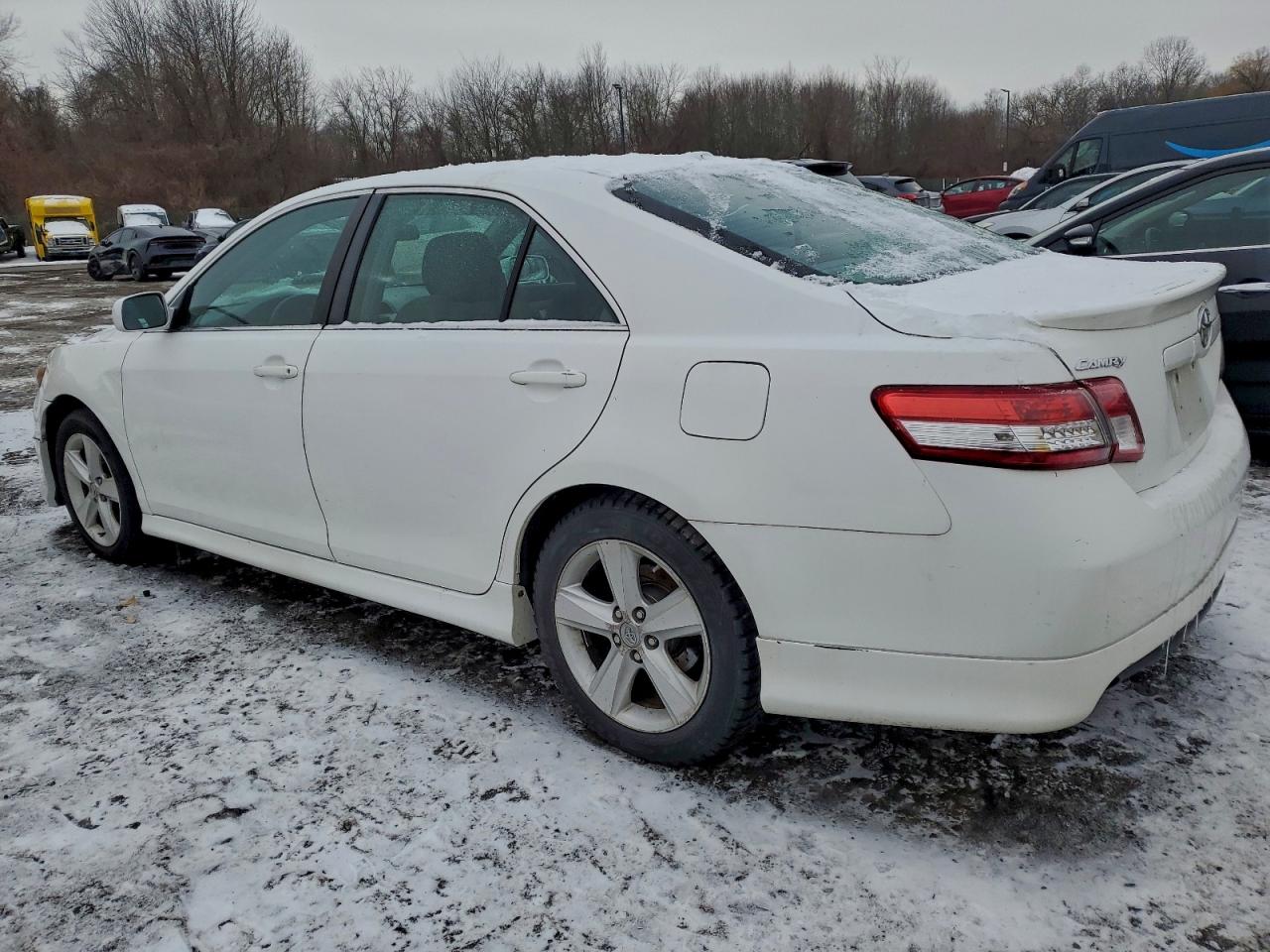 2010 TOYOTA CAMRY BASE photo 2