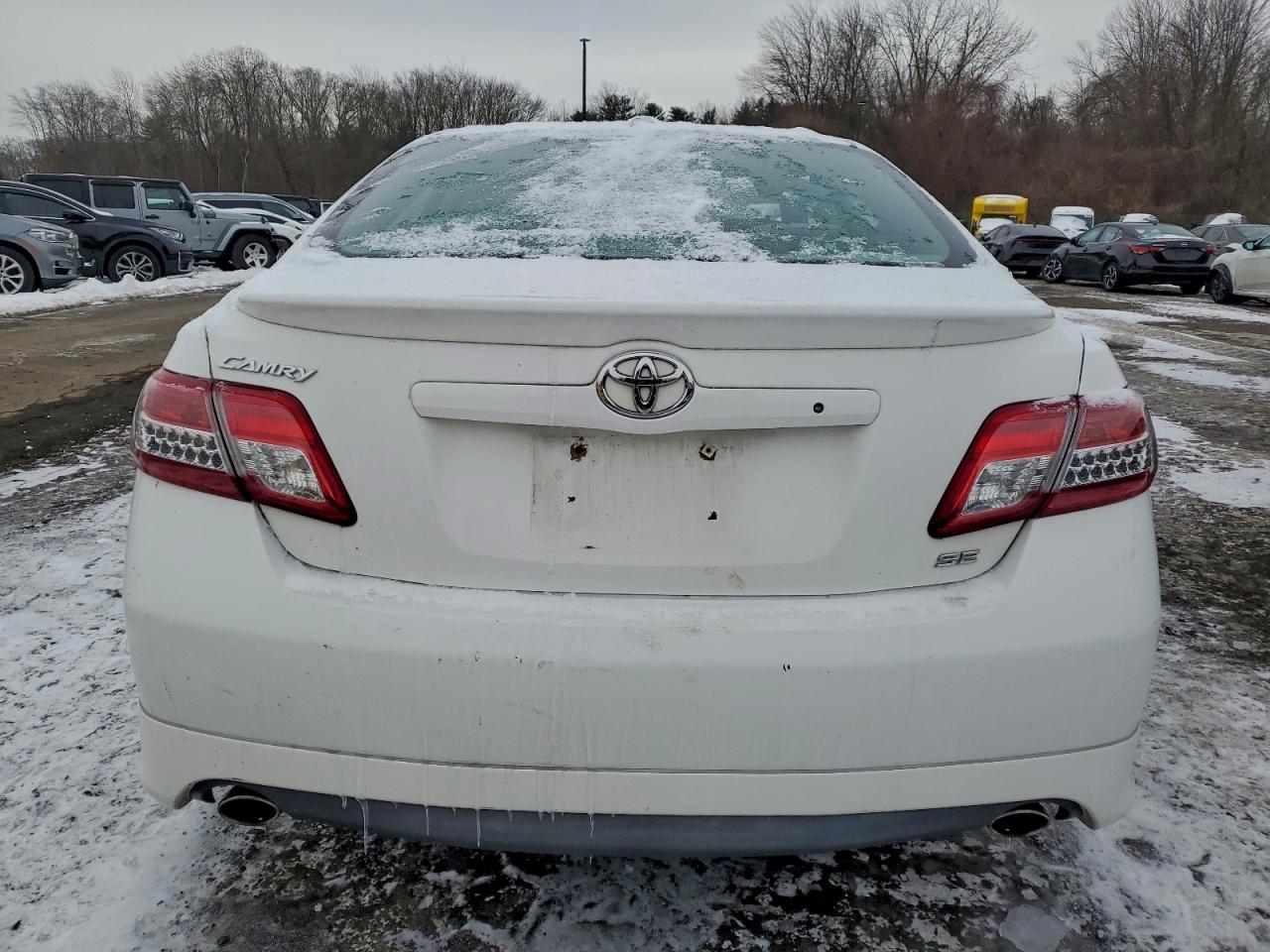 2010 TOYOTA CAMRY BASE photo 6