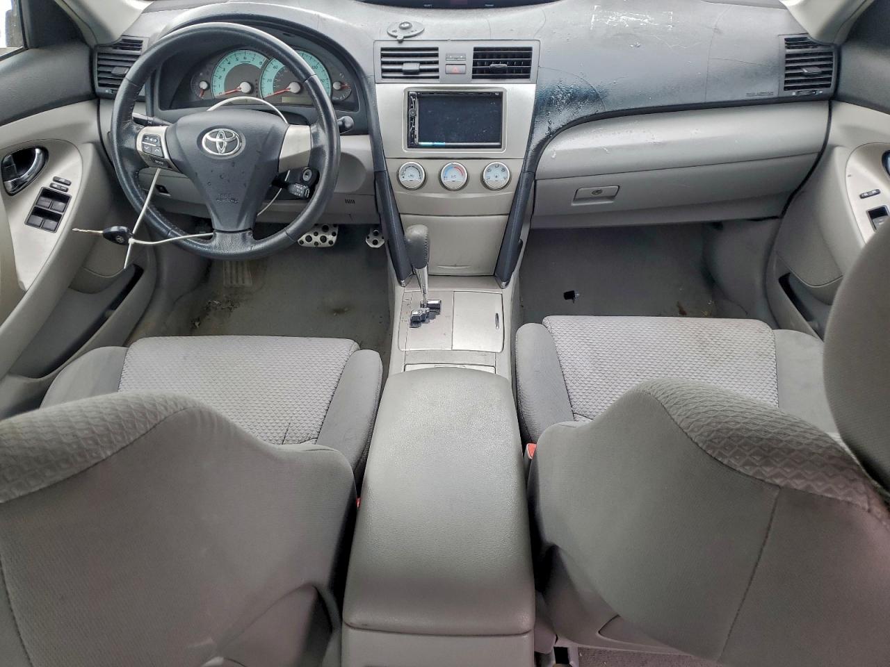 2010 TOYOTA CAMRY BASE photo 8