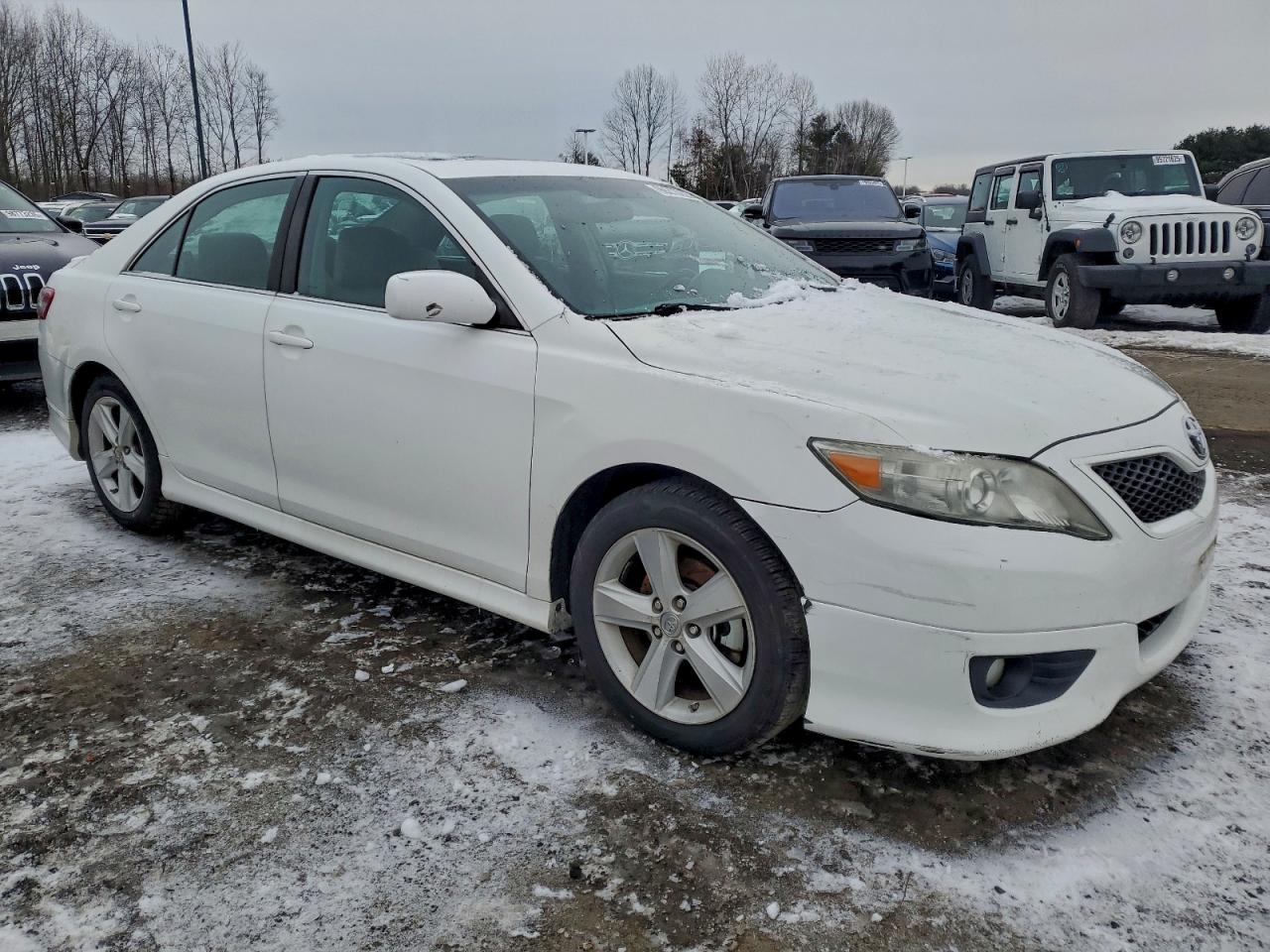 2010 TOYOTA CAMRY BASE photo 4