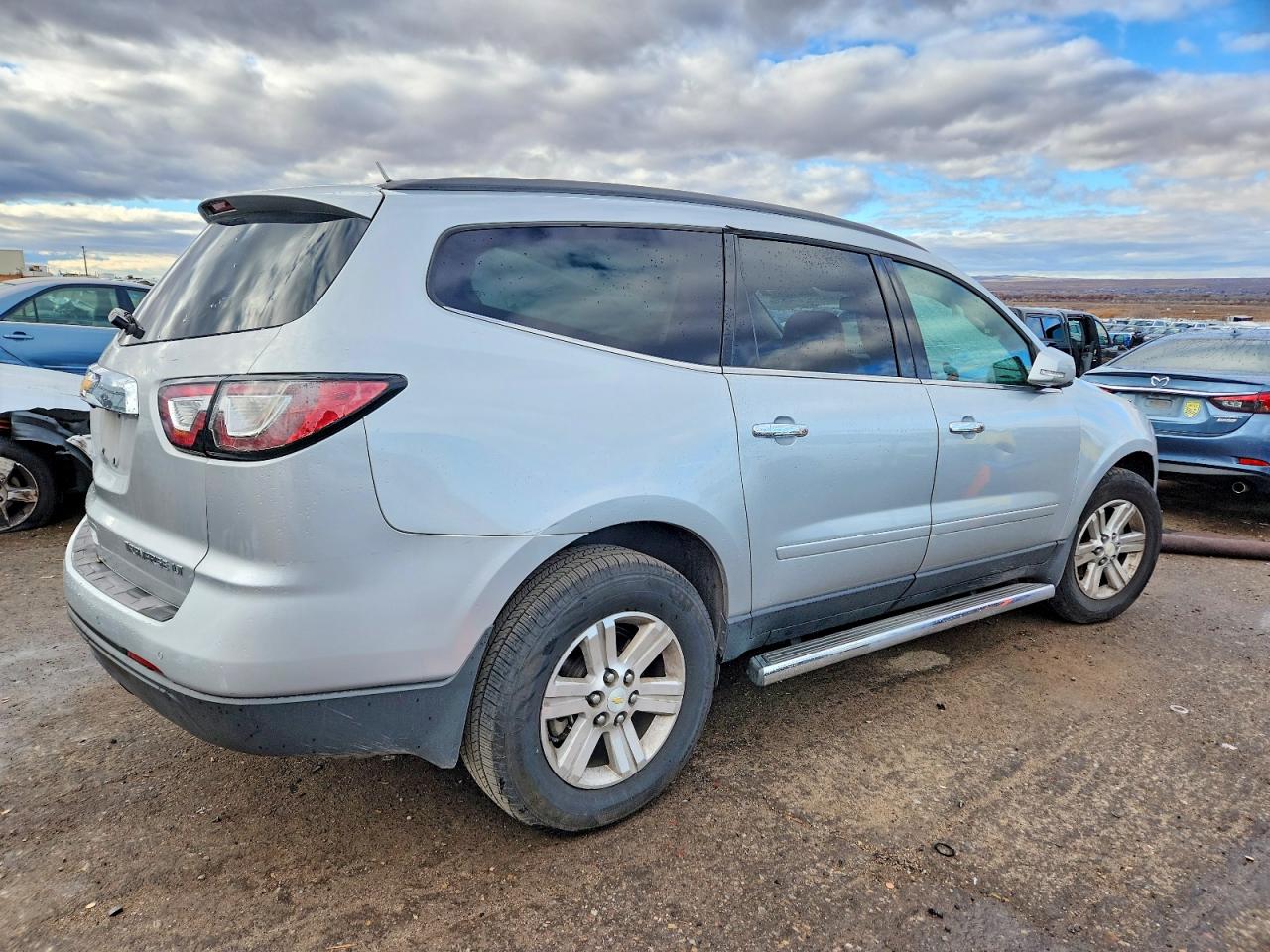 2014 CHEVROLET TRAVERSE LT photo 3
