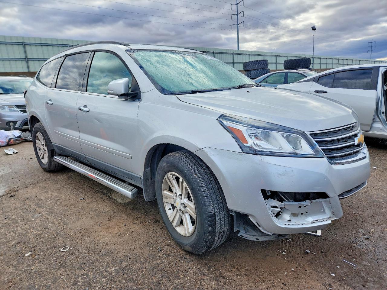 2014 CHEVROLET TRAVERSE LT photo 4