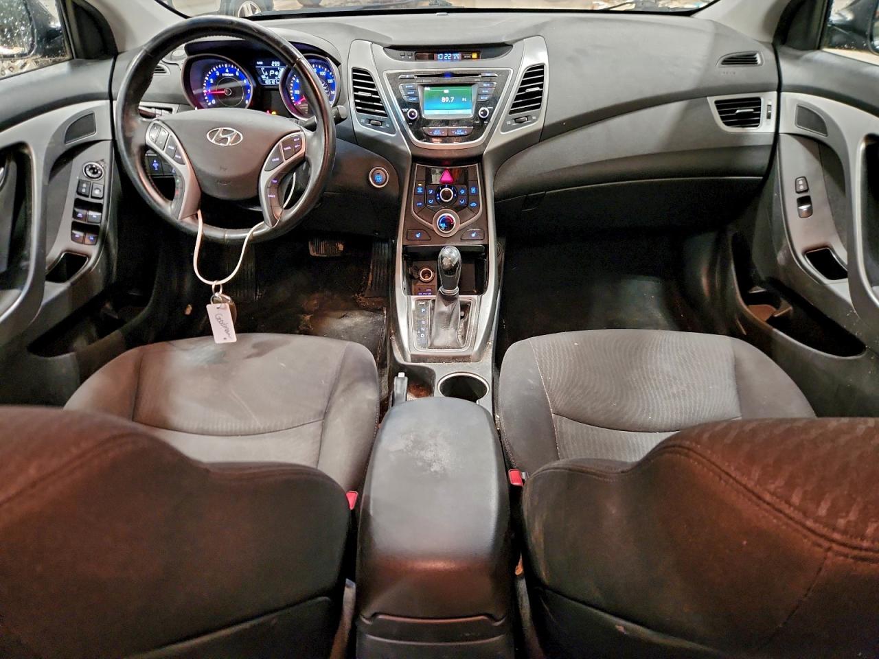 2016 HYUNDAI ELANTRA SE photo 8