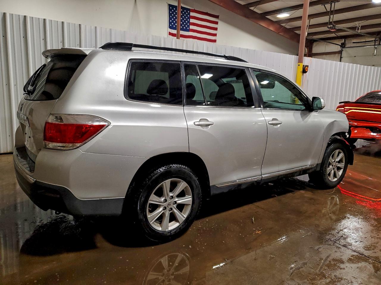 2011 TOYOTA HIGHLANDER BASE photo 3